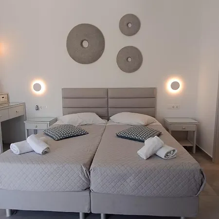 Hotel Cyclades 2*